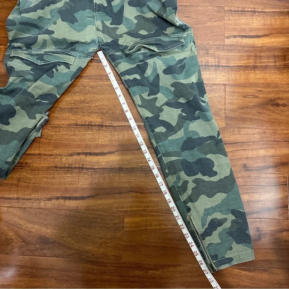 I Love Ugly Camo Pants Joggers Size XL